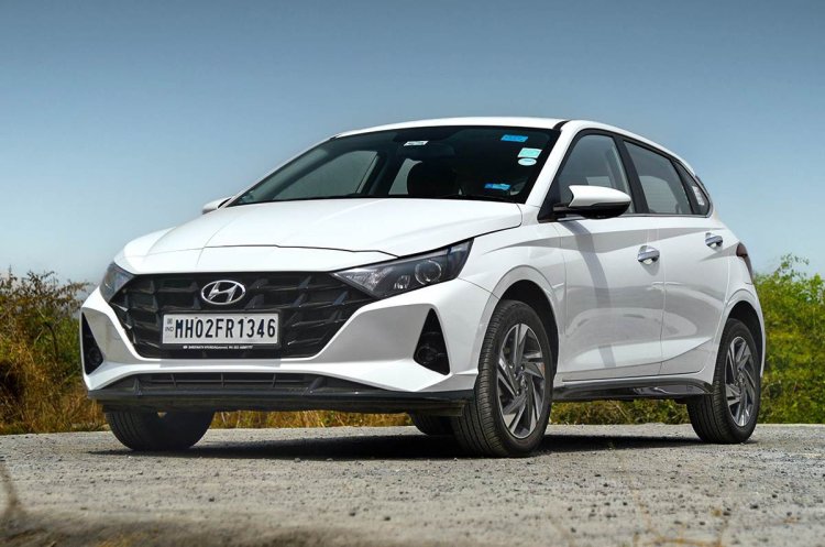 The redesigned Hyundai i20 has its world premiere.